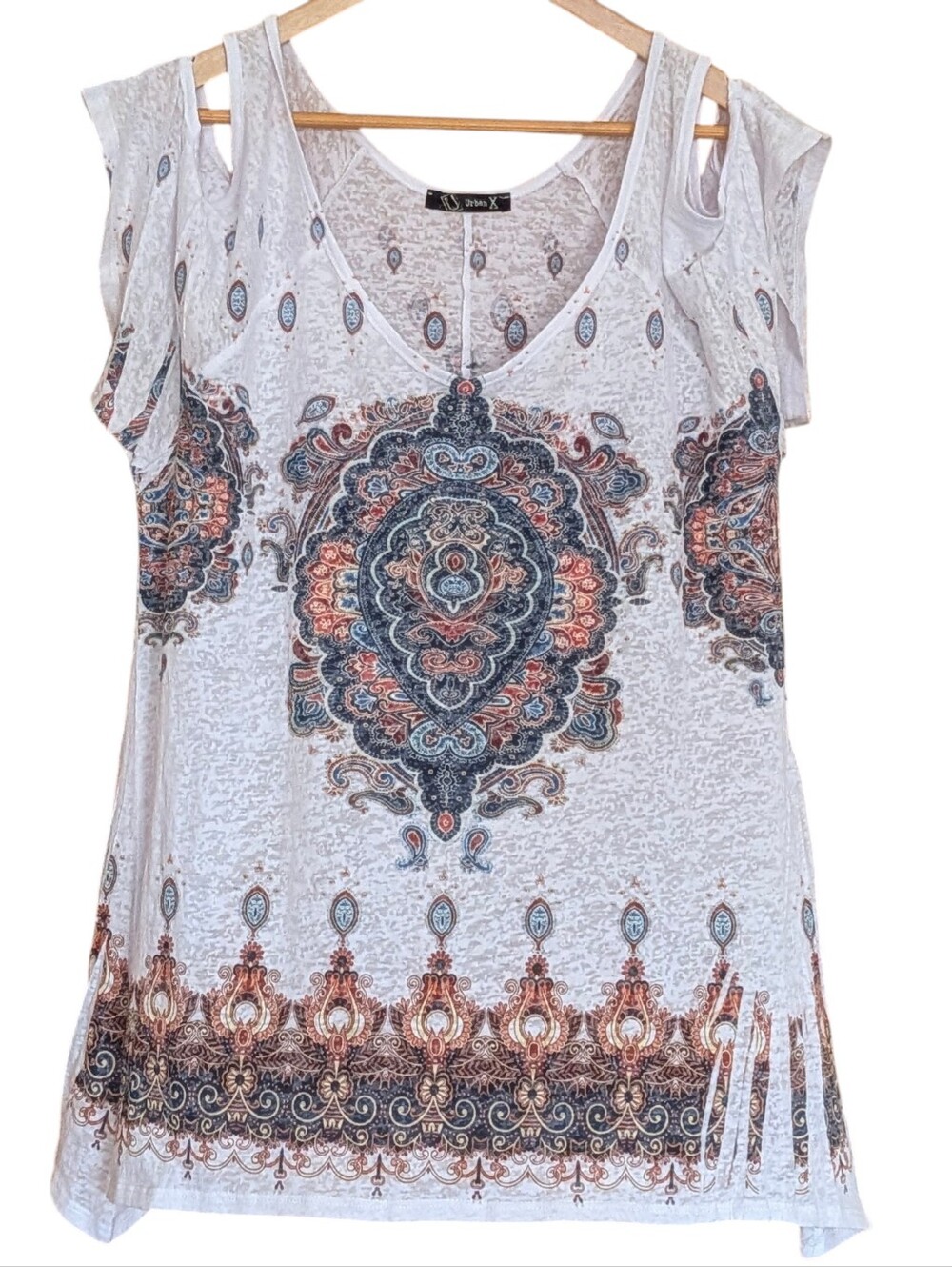 Urban X White Cold-Shoulder Tunic with Blue and Rust Medallion Print 3X Bohemian